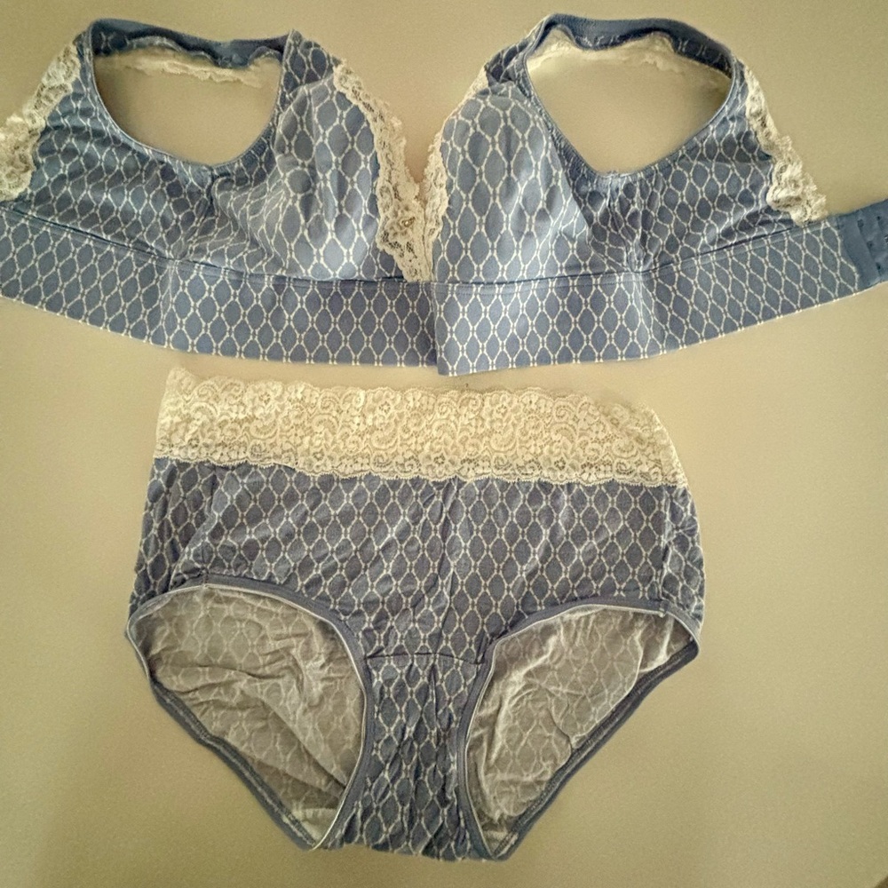 SOMA Embraceable Wireless bra and high leg/waist panty set